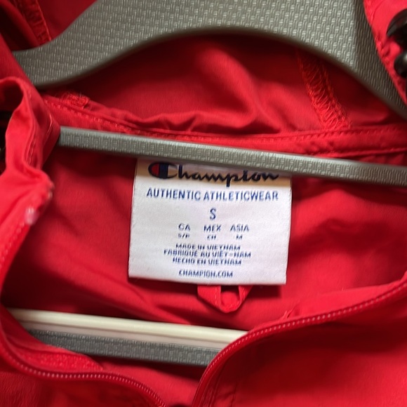 Champion women’s size small red jacket - Picture 4 of 6